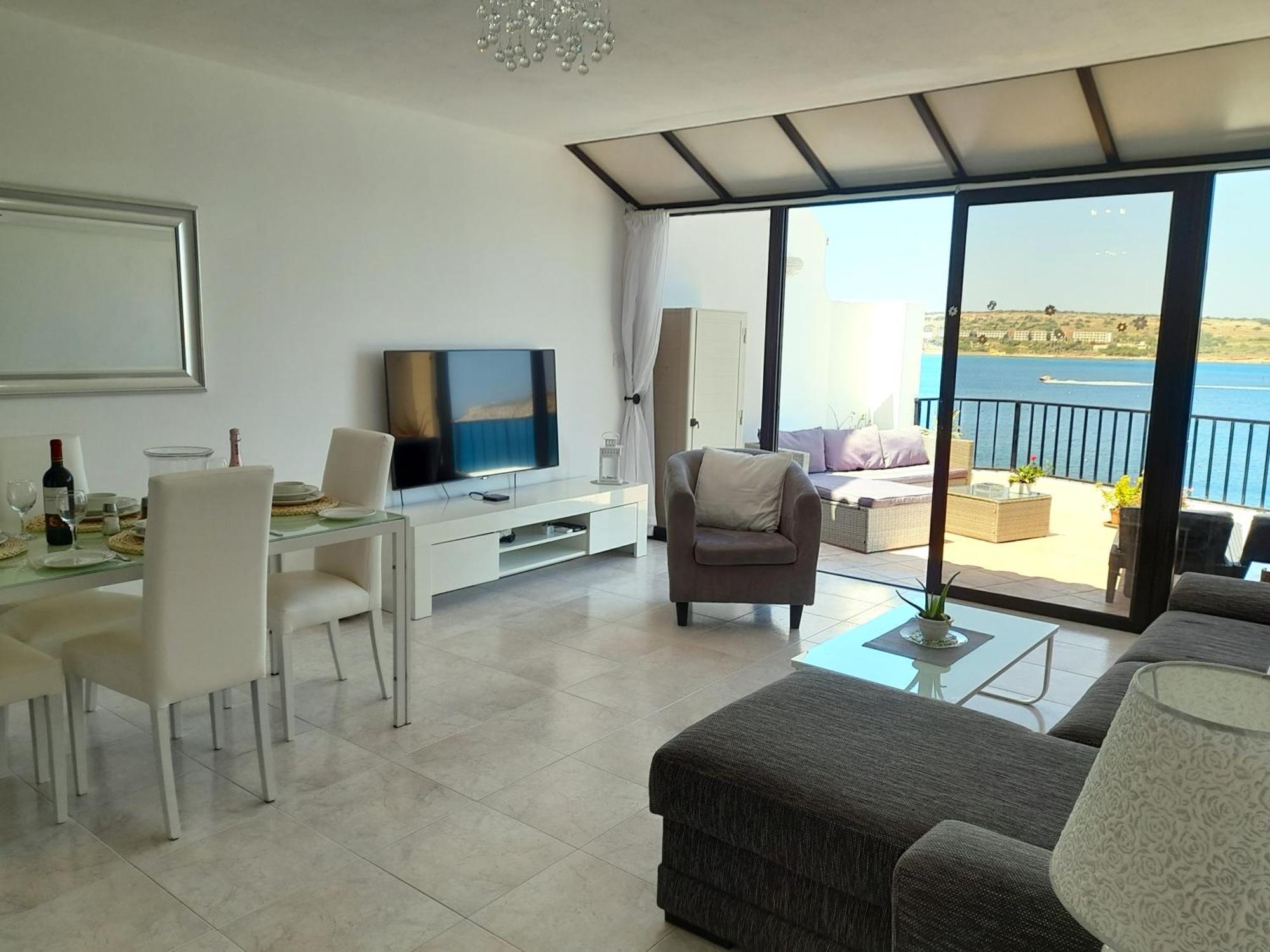 Seafront Apartment Terrace, Lounger & Panoramic Ocean Views Mellieha Room photo