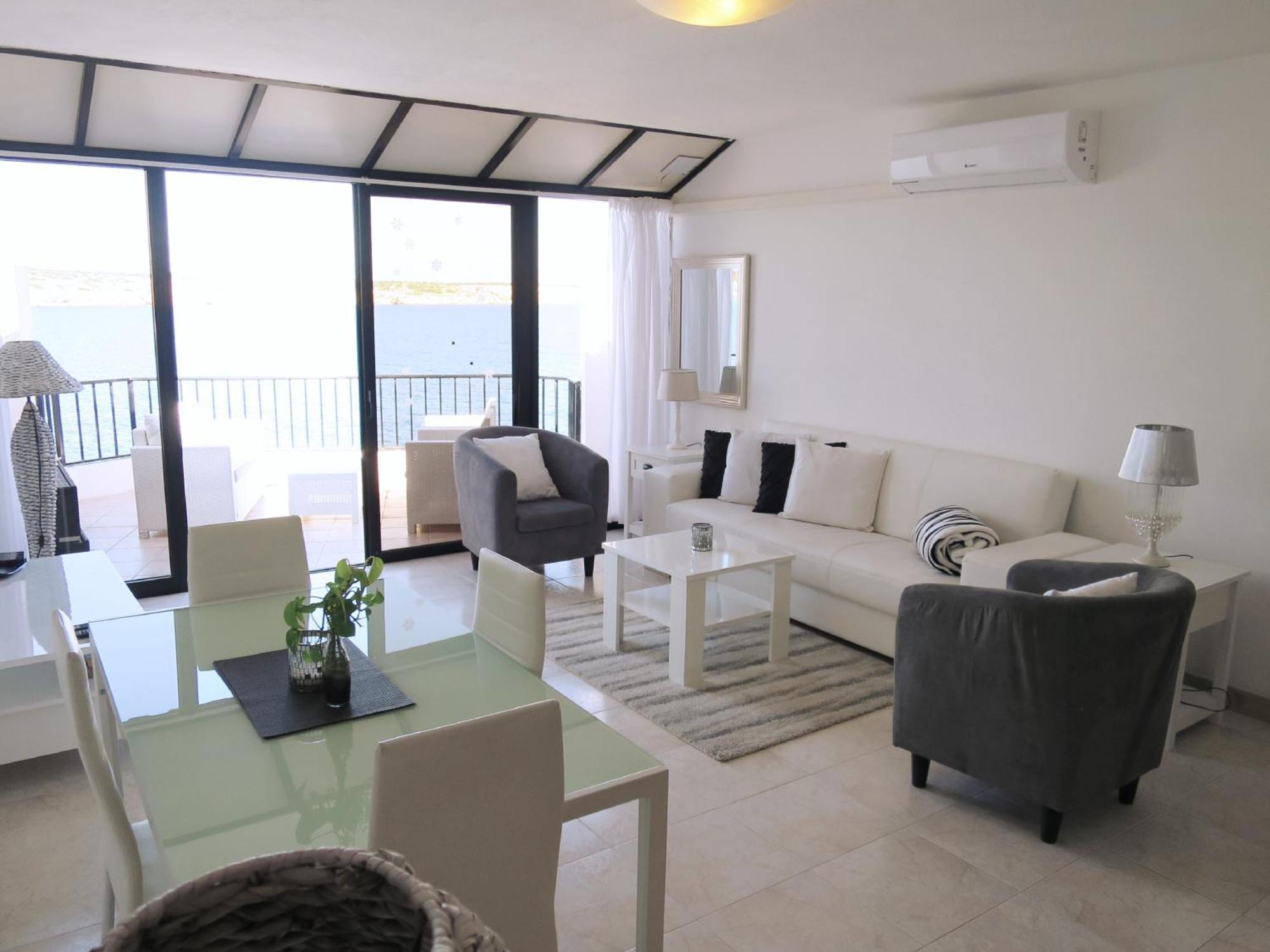 Seafront Apartment Terrace, Lounger & Panoramic Ocean Views Mellieha Exterior photo