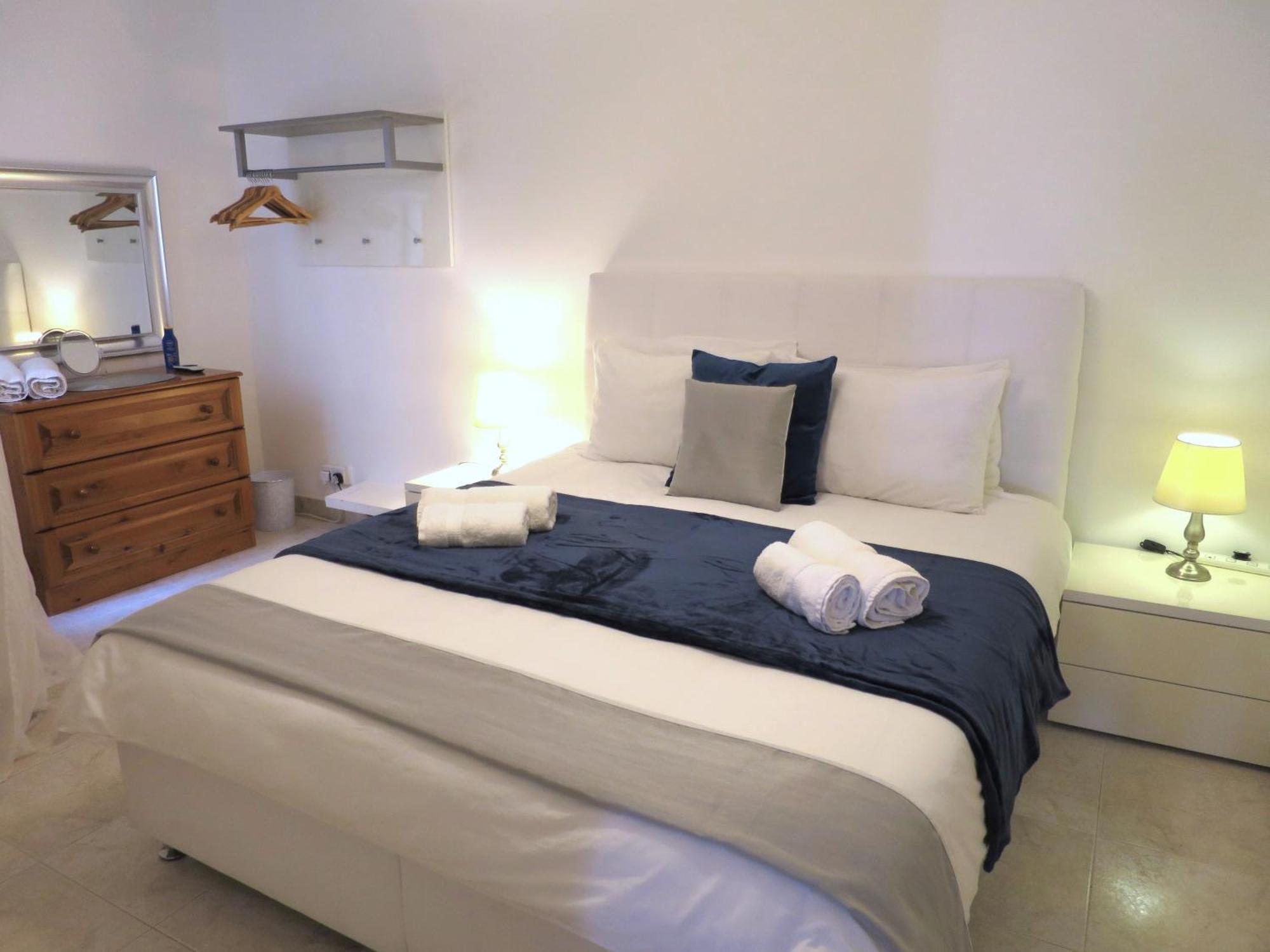 Seafront Apartment Terrace, Lounger & Panoramic Ocean Views Mellieha Exterior photo