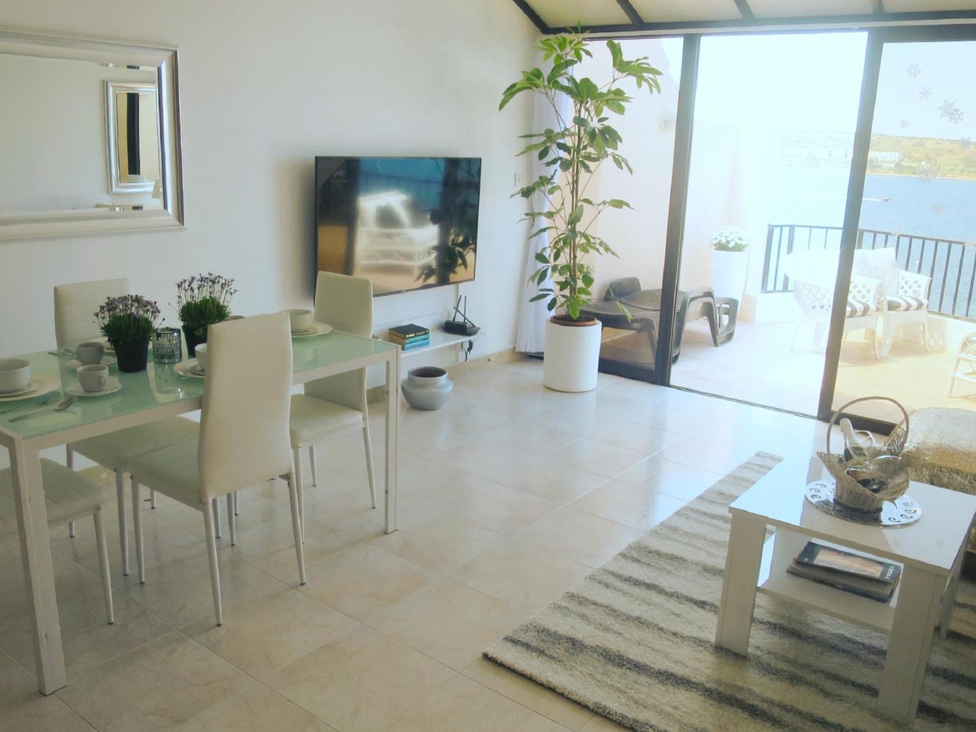 Seafront Apartment Terrace, Lounger & Panoramic Ocean Views Mellieha Room photo