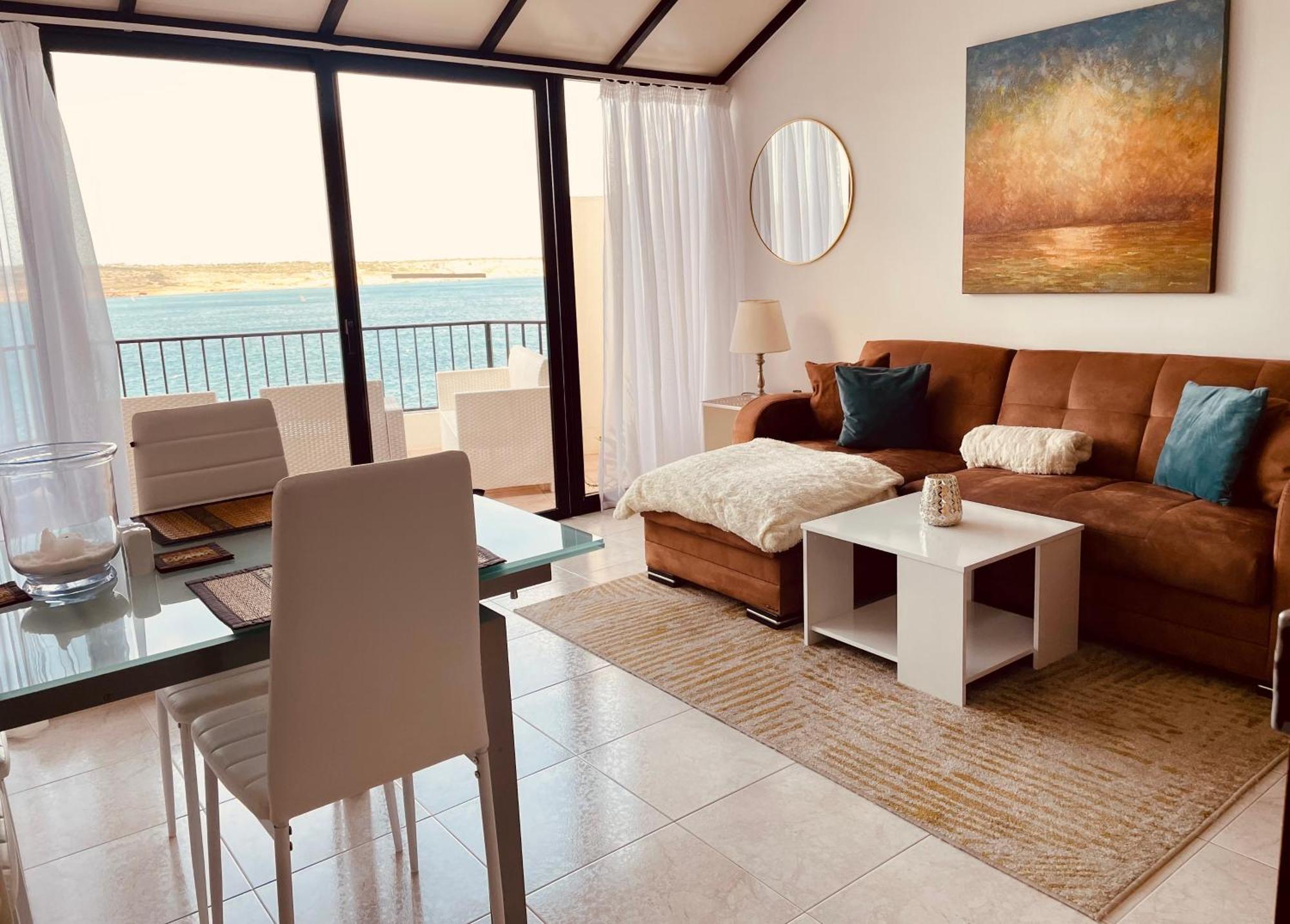 Seafront Apartment Terrace, Lounger & Panoramic Ocean Views Mellieha Exterior photo